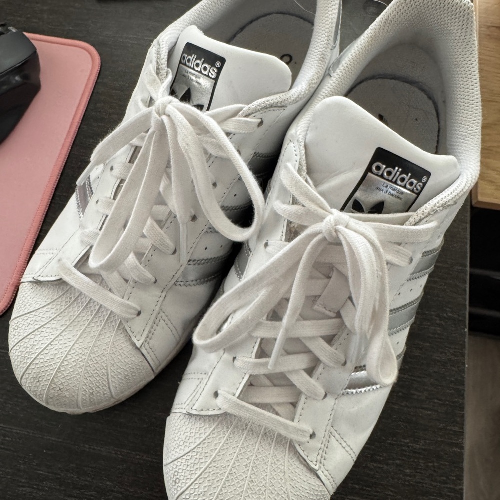 Adidas Superstar - Picture 2 of 4